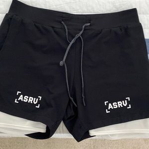 ASRV men’s L shorts w/ liner.